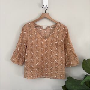 Anthropologie Pins and Needles Dove Pattern 3/4 Bell Sleeve Top Lightweight EUC